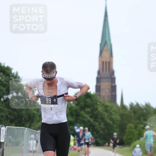 22.06.2025 - Viking Triathlon H.Heesch http://msf.ph/oto/8095479 22.06.2025 13:24:25 Laufen 99, 341 meine-sportfotos.de
