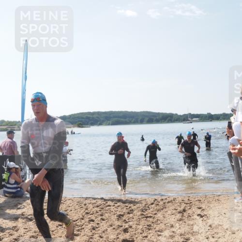 22.06.2025 - Viking Triathlon MichiJ http://msf.ph/oto/8095486 22.06.2025 10:40:57 Schwimmen 59, 153, 389, 397, 496, 530 meine-sportfotos.de