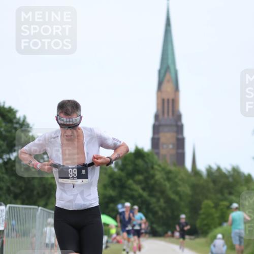 22.06.2025 - Viking Triathlon H.Heesch http://msf.ph/oto/8095488 22.06.2025 13:24:25 Laufen 99, 341 meine-sportfotos.de