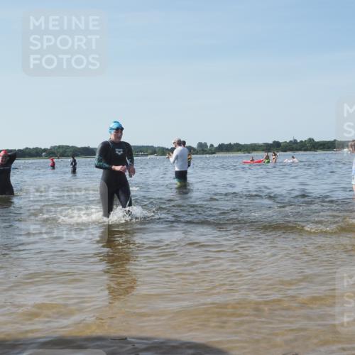 22.06.2025 - Viking Triathlon KatJ http://msf.ph/oto/8095494 22.06.2025 10:30:38 Schwimmen 13, 188, 393, 551, 630, 651 meine-sportfotos.de