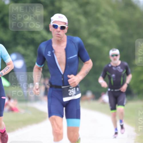 22.06.2025 - Viking Triathlon H.Heesch http://msf.ph/oto/8095497 22.06.2025 13:24:31 Laufen 375, 397, 495 meine-sportfotos.de