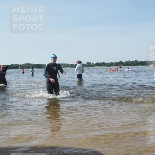 22.06.2025 - Viking Triathlon KatJ http://msf.ph/oto/8095503 22.06.2025 10:30:39 Schwimmen 13, 188, 393, 444, 551, 630, 651 meine-sportfotos.de