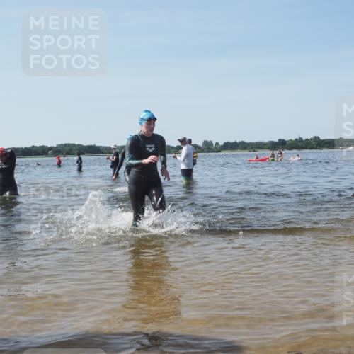 22.06.2025 - Viking Triathlon KatJ http://msf.ph/oto/8095511 22.06.2025 10:30:39 Schwimmen 13, 188, 393, 444, 551, 630, 651 meine-sportfotos.de