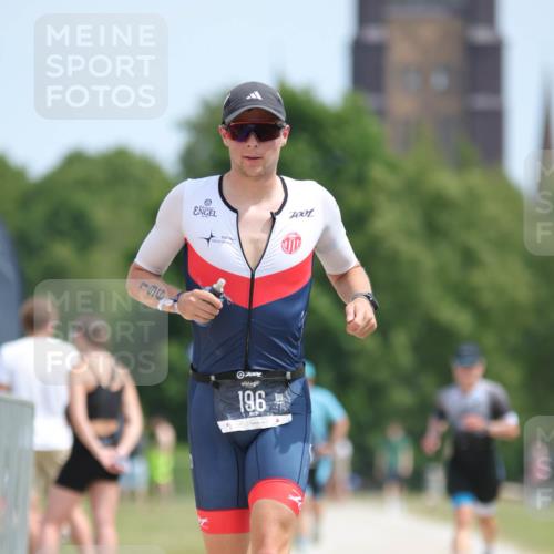 22.06.2025 - Viking Triathlon H.Heesch http://msf.ph/oto/8095513 22.06.2025 13:07:37 Laufen 12, 196 meine-sportfotos.de