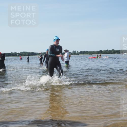 22.06.2025 - Viking Triathlon KatJ http://msf.ph/oto/8095526 22.06.2025 10:30:39 Schwimmen 13, 188, 393, 444, 551, 630, 651 meine-sportfotos.de
