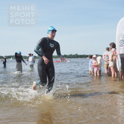 22.06.2025 - Viking Triathlon KatJ http://msf.ph/oto/8095566 22.06.2025 10:30:40 Schwimmen 13, 188, 393, 444, 551, 630, 651 meine-sportfotos.de