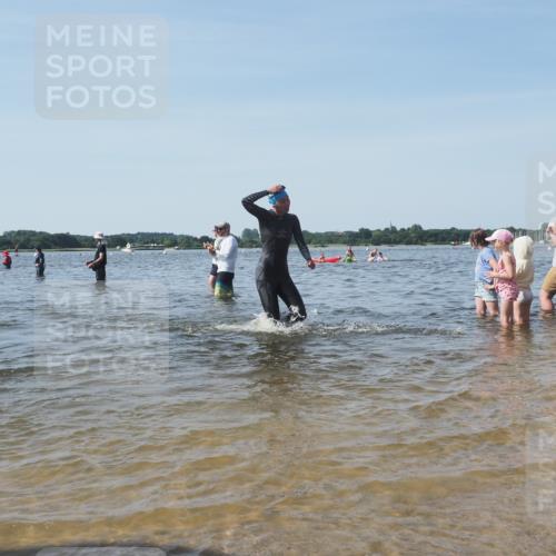 22.06.2025 - Viking Triathlon KatJ http://msf.ph/oto/8095599 22.06.2025 10:30:42 Schwimmen 13, 162, 188, 444, 551, 630, 651 meine-sportfotos.de