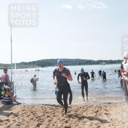 22.06.2025 - Viking Triathlon MichiJ http://msf.ph/oto/8095610 22.06.2025 10:41:00 Schwimmen 59, 153, 389, 397, 496, 530 meine-sportfotos.de