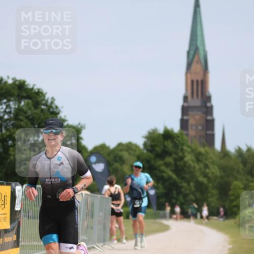 22.06.2025 - Viking Triathlon H.Heesch http://msf.ph/oto/8095623 22.06.2025 13:07:43 Laufen 12, 124, 196 meine-sportfotos.de