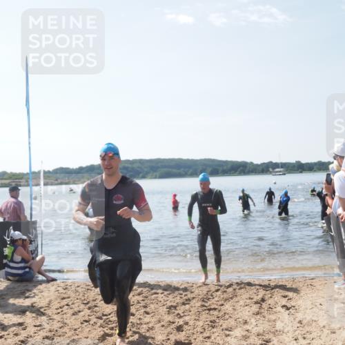 22.06.2025 - Viking Triathlon MichiJ http://msf.ph/oto/8095631 22.06.2025 10:41:01 Schwimmen 59, 153, 389, 397, 496 meine-sportfotos.de