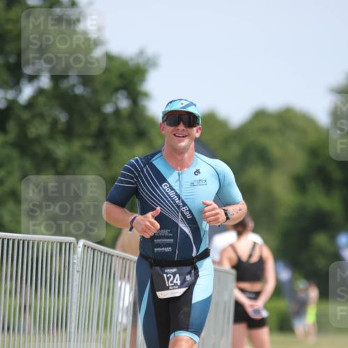 22.06.2025 - Viking Triathlon H.Heesch http://msf.ph/oto/8095632 22.06.2025 13:07:45 Laufen 12, 124 meine-sportfotos.de