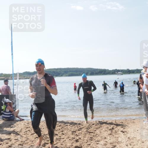 22.06.2025 - Viking Triathlon MichiJ http://msf.ph/oto/8095637 22.06.2025 10:41:01 Schwimmen 59, 153, 389, 397, 496 meine-sportfotos.de