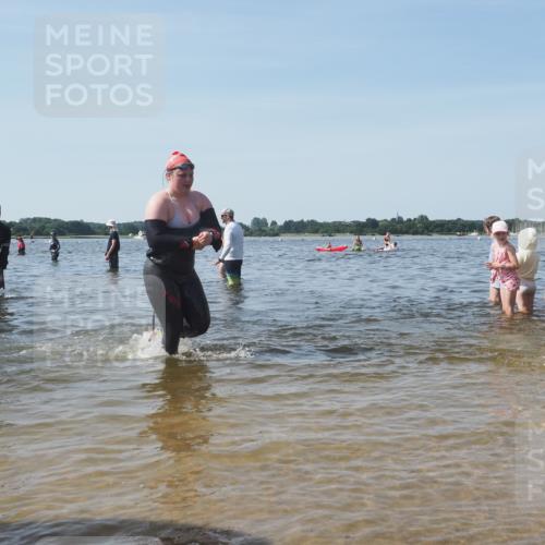 22.06.2025 - Viking Triathlon KatJ http://msf.ph/oto/8095691 22.06.2025 10:30:45 Schwimmen 13, 162, 188, 444, 630, 651 meine-sportfotos.de