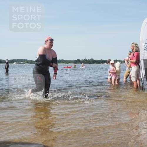 22.06.2025 - Viking Triathlon KatJ http://msf.ph/oto/8095716 22.06.2025 10:30:46 Schwimmen 13, 45, 162, 188, 444, 630, 651 meine-sportfotos.de