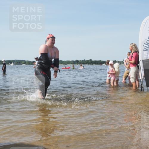 22.06.2025 - Viking Triathlon KatJ http://msf.ph/oto/8095730 22.06.2025 10:30:46 Schwimmen 13, 45, 162, 188, 444, 630, 651 meine-sportfotos.de