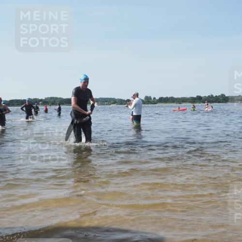 22.06.2025 - Viking Triathlon KatJ http://msf.ph/oto/8095754 22.06.2025 10:30:48 Schwimmen 13, 45, 162, 188, 444, 510, 630, 651 meine-sportfotos.de