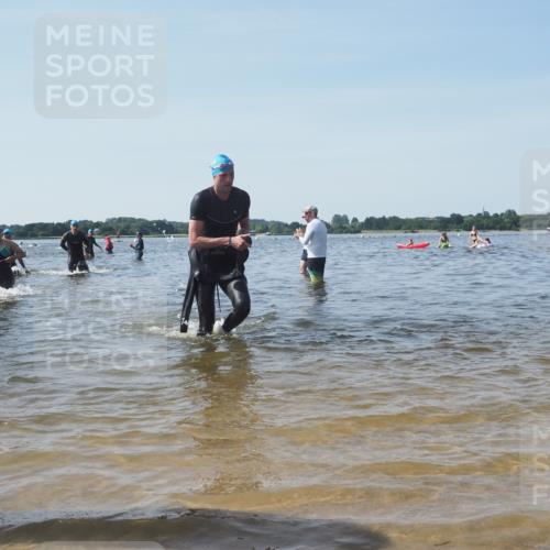 22.06.2025 - Viking Triathlon KatJ http://msf.ph/oto/8095778 22.06.2025 10:30:49 Schwimmen 45, 162, 188, 444, 510, 630, 651 meine-sportfotos.de