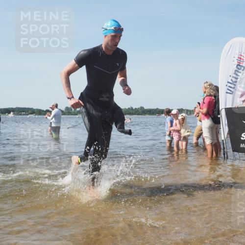 22.06.2025 - Viking Triathlon KatJ http://msf.ph/oto/8095866 22.06.2025 10:30:51 Schwimmen 45, 162, 188, 347, 444, 510, 630 meine-sportfotos.de