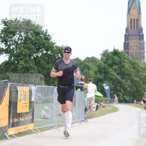 22.06.2025 - Viking Triathlon H.Heesch http://msf.ph/oto/8095874 22.06.2025 13:25:01 Laufen 61, 162, 306, 358 meine-sportfotos.de