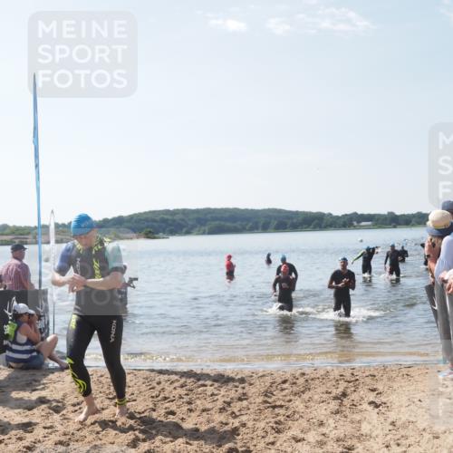 22.06.2025 - Viking Triathlon MichiJ http://msf.ph/oto/8095961 22.06.2025 10:41:17 Schwimmen 54, 94, 153, 314, 376, 390, 496, 631 meine-sportfotos.de