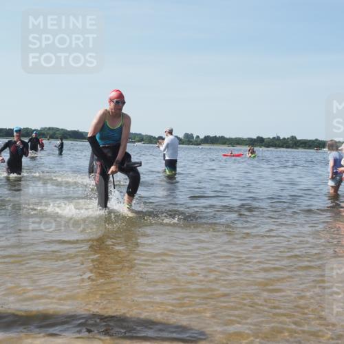 22.06.2025 - Viking Triathlon KatJ http://msf.ph/oto/8095968 22.06.2025 10:30:54 Schwimmen 45, 162, 347, 352, 444, 510, 630 meine-sportfotos.de