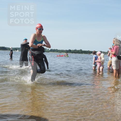 22.06.2025 - Viking Triathlon KatJ http://msf.ph/oto/8095991 22.06.2025 10:30:55 Schwimmen 45, 162, 347, 352, 444, 510, 630 meine-sportfotos.de