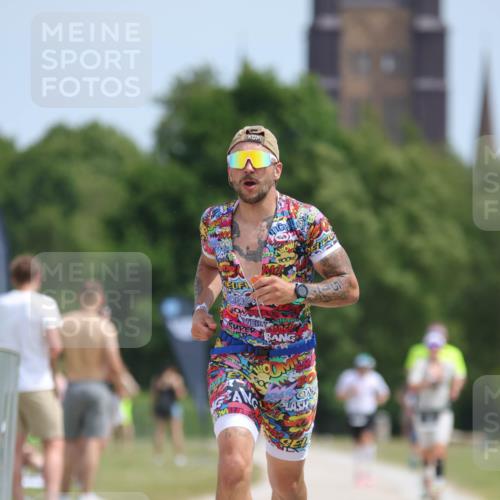 22.06.2025 - Viking Triathlon H.Heesch http://msf.ph/oto/8095993 22.06.2025 13:09:47 Laufen 517 meine-sportfotos.de
