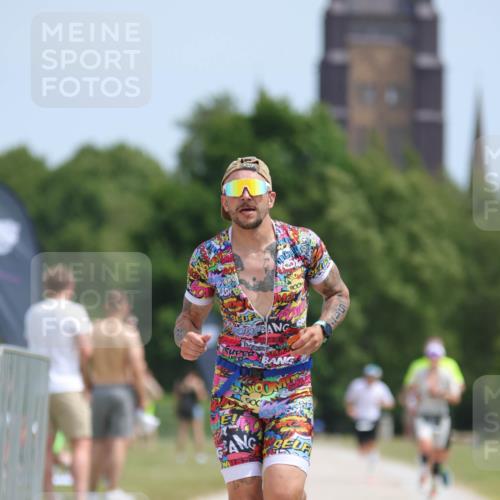 22.06.2025 - Viking Triathlon H.Heesch http://msf.ph/oto/8096004 22.06.2025 13:09:47 Laufen 517 meine-sportfotos.de