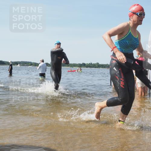 22.06.2025 - Viking Triathlon KatJ http://msf.ph/oto/8096016 22.06.2025 10:30:56 Schwimmen 45, 162, 237, 347, 352, 444, 510, 549, 630 meine-sportfotos.de