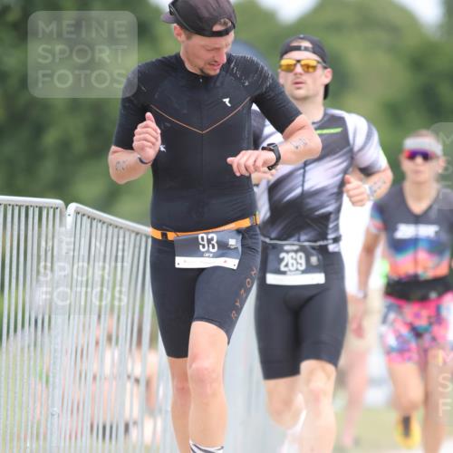 22.06.2025 - Viking Triathlon H.Heesch http://msf.ph/oto/8096019 22.06.2025 13:25:32 Laufen 72, 93, 269 meine-sportfotos.de
