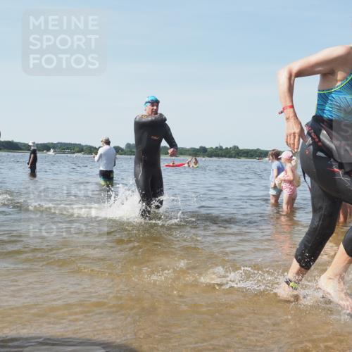 22.06.2025 - Viking Triathlon KatJ http://msf.ph/oto/8096029 22.06.2025 10:30:56 Schwimmen 45, 162, 237, 347, 352, 444, 510, 549, 630 meine-sportfotos.de