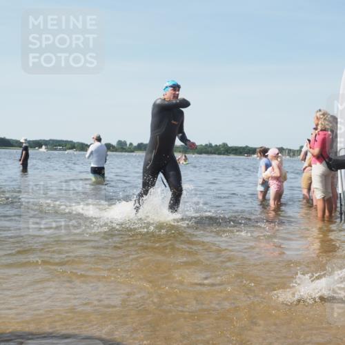 22.06.2025 - Viking Triathlon KatJ http://msf.ph/oto/8096060 22.06.2025 10:30:56 Schwimmen 45, 162, 237, 347, 352, 444, 510, 549, 630 meine-sportfotos.de