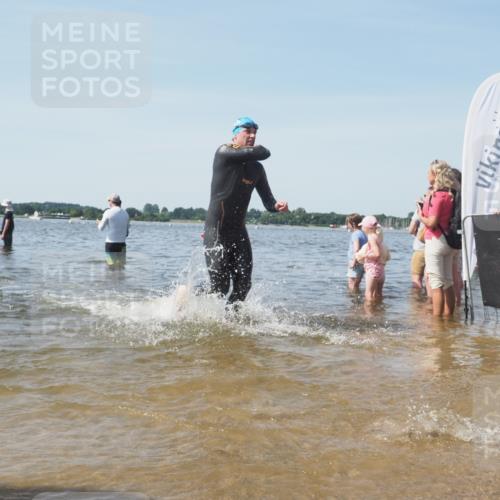 22.06.2025 - Viking Triathlon KatJ http://msf.ph/oto/8096076 22.06.2025 10:30:56 Schwimmen 45, 162, 237, 347, 352, 444, 510, 549, 630 meine-sportfotos.de