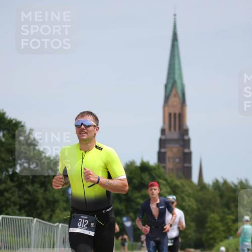 22.06.2025 - Viking Triathlon H.Heesch http://msf.ph/oto/8096084 22.06.2025 13:10:01 Laufen 19, 312, 377, 474 meine-sportfotos.de