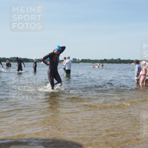 22.06.2025 - Viking Triathlon KatJ http://msf.ph/oto/8096126 22.06.2025 10:30:58 Schwimmen 45, 162, 237, 347, 352, 444, 510, 549, 630 meine-sportfotos.de