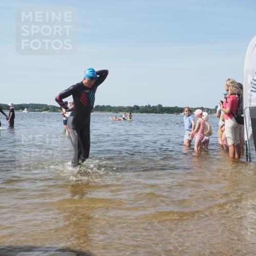 22.06.2025 - Viking Triathlon KatJ http://msf.ph/oto/8096228 22.06.2025 10:31:00 Schwimmen 45, 162, 237, 330, 347, 352, 444, 510, 549 meine-sportfotos.de
