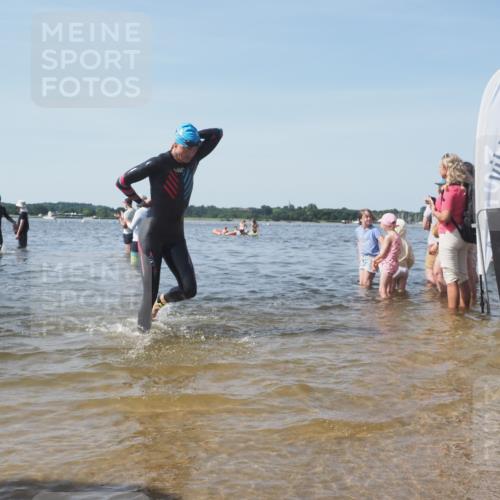 22.06.2025 - Viking Triathlon KatJ http://msf.ph/oto/8096244 22.06.2025 10:31:00 Schwimmen 45, 162, 237, 330, 347, 352, 444, 510, 549 meine-sportfotos.de