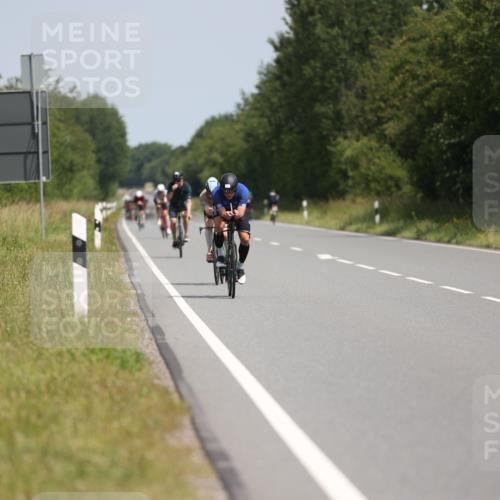 22.06.2025 - Viking Triathlon Yannick Fuchs http://msf.ph/oto/8096260 22.06.2025 11:58:50 Radfahren 214, 464, 483, 492, 631 meine-sportfotos.de