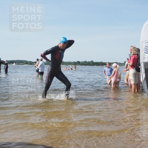 22.06.2025 - Viking Triathlon KatJ http://msf.ph/oto/8096267 22.06.2025 10:31:00 Schwimmen 45, 162, 237, 330, 347, 352, 444, 510, 549 meine-sportfotos.de