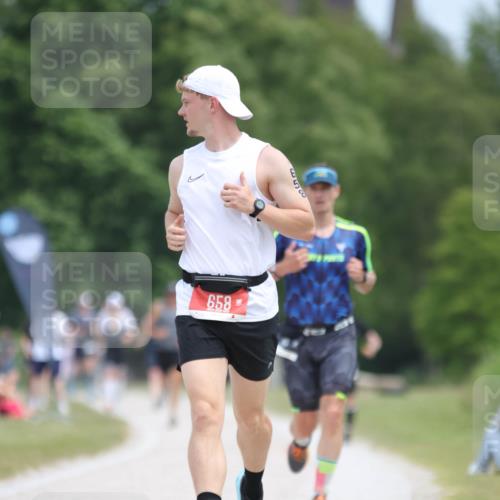 22.06.2025 - Viking Triathlon H.Heesch http://msf.ph/oto/8096300 22.06.2025 13:26:36 Laufen 41, 658 meine-sportfotos.de