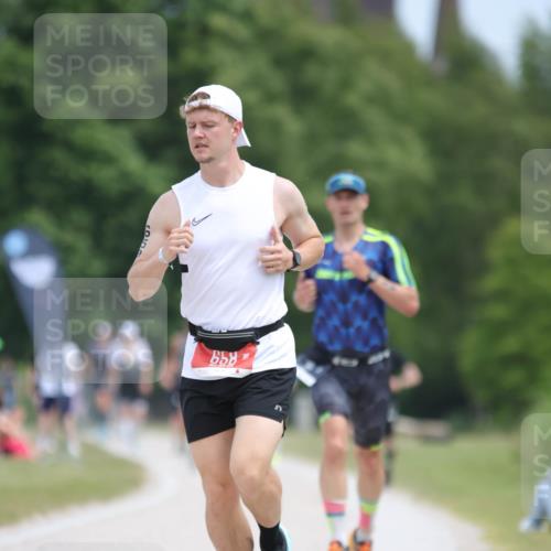 22.06.2025 - Viking Triathlon H.Heesch http://msf.ph/oto/8096309 22.06.2025 13:26:37 Laufen 41, 658 meine-sportfotos.de