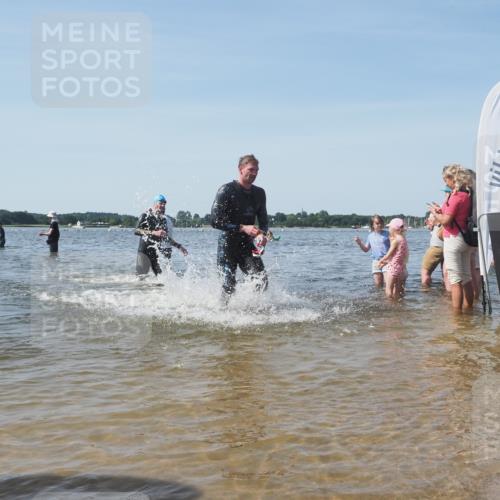 22.06.2025 - Viking Triathlon KatJ http://msf.ph/oto/8096345 22.06.2025 10:31:04 Schwimmen 45, 216, 237, 330, 347, 352, 510, 549 meine-sportfotos.de