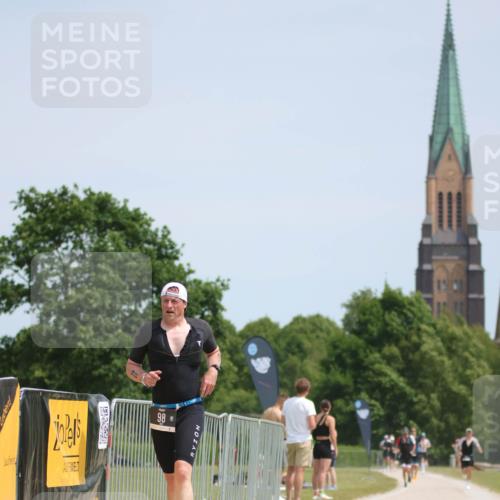 22.06.2025 - Viking Triathlon H.Heesch http://msf.ph/oto/8096348 22.06.2025 13:10:34 Laufen 98 meine-sportfotos.de