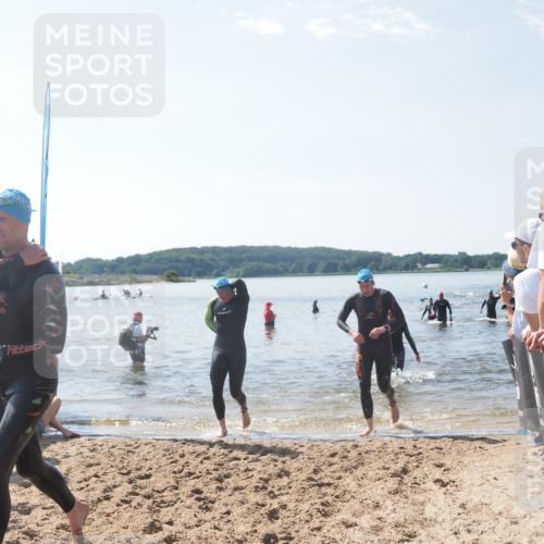 22.06.2025 - Viking Triathlon MichiJ http://msf.ph/oto/8096349 22.06.2025 10:41:32 Schwimmen 54, 194, 220, 376, 390, 505, 629 meine-sportfotos.de