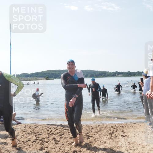 22.06.2025 - Viking Triathlon MichiJ http://msf.ph/oto/8096393 22.06.2025 10:41:34 Schwimmen 54, 142, 194, 220, 376, 390, 505, 629 meine-sportfotos.de