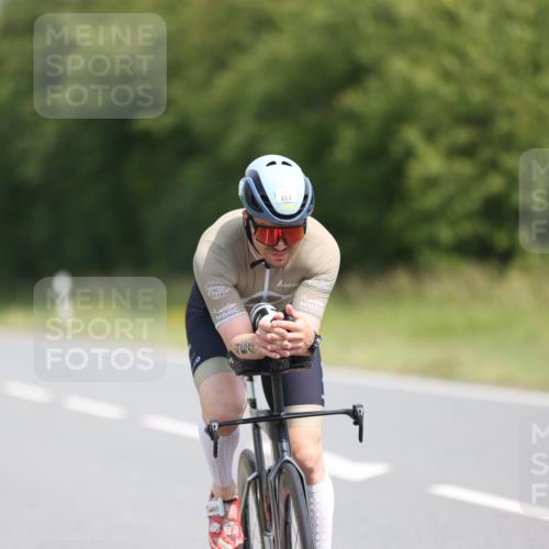 22.06.2025 - Viking Triathlon Yannick Fuchs http://msf.ph/oto/8096401 22.06.2025 11:58:55 Radfahren 81, 100, 214, 435, 464, 483, 492, 527 meine-sportfotos.de
