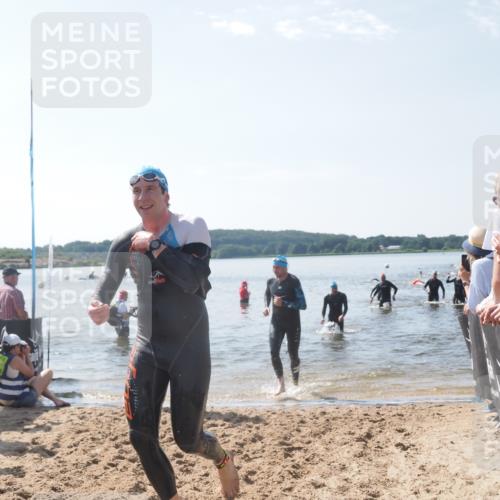 22.06.2025 - Viking Triathlon MichiJ http://msf.ph/oto/8096406 22.06.2025 10:41:35 Schwimmen 54, 142, 194, 220, 376, 505, 629 meine-sportfotos.de