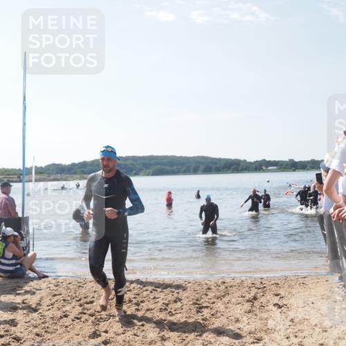 22.06.2025 - Viking Triathlon MichiJ http://msf.ph/oto/8096433 22.06.2025 10:41:37 Schwimmen 54, 142, 194, 220, 505, 629 meine-sportfotos.de