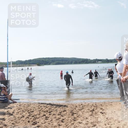 22.06.2025 - Viking Triathlon MichiJ http://msf.ph/oto/8096439 22.06.2025 10:41:39 Schwimmen 58, 142, 194, 220, 505, 625, 629 meine-sportfotos.de
