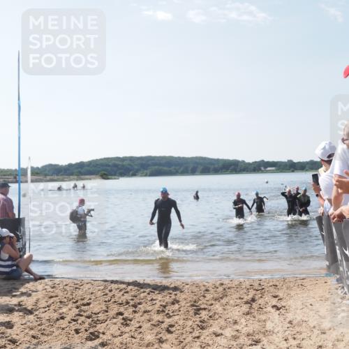 22.06.2025 - Viking Triathlon MichiJ http://msf.ph/oto/8096454 22.06.2025 10:41:40 Schwimmen 58, 142, 194, 220, 505, 625, 629 meine-sportfotos.de